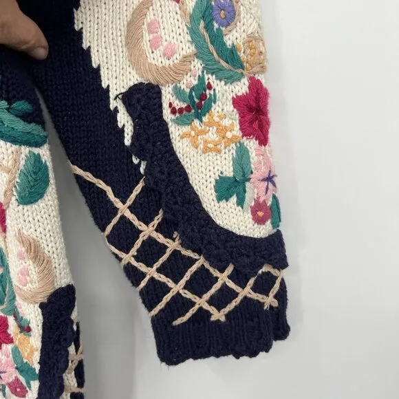 Jennifer &amp; Company Knit Blue Floral Embroidered Sweater Jacket woman's size smal