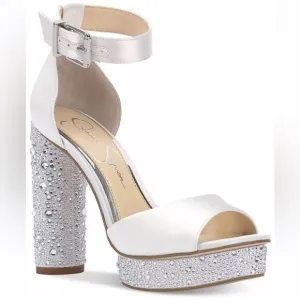Jessica Simpson Everyn White Matte Satin Rhinestone Platform Heeled Sandals New