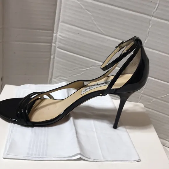 Jimmy Choo Valdez patent leather strap sandals. EUC