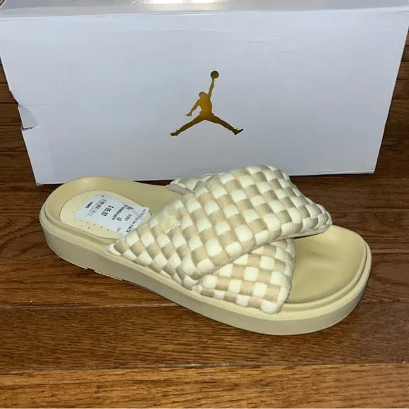 Jordan Sophia Crisscross Slide Sandals Team Gold Alabaster Women’s Size 10