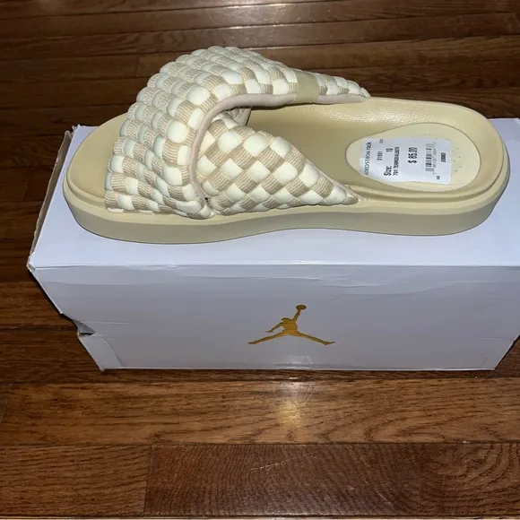 Jordan Sophia Crisscross Slide Sandals Team Gold Alabaster Women’s Size 10