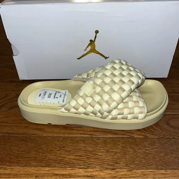 Jordan Sophia Crisscross Slide Sandals Team Gold Alabaster Women’s Size 10
