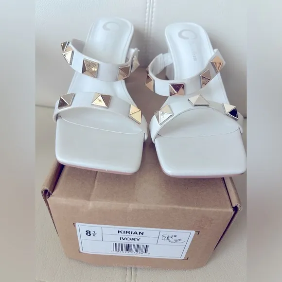 Journee Collection Kirian Ivory 2.5” Square  Heel Sandals 8.5 Elegant
