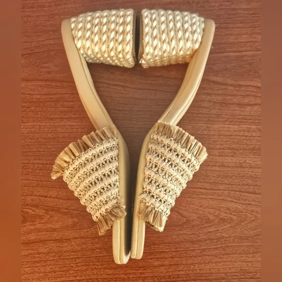 Kaanas  Brand Slip-on Sumatra Sandal Size 7 Tan 3” Heel EUC