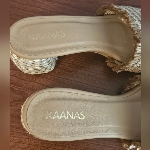 Kaanas  Brand Slip-on Sumatra Sandal Size 7 Tan 3” Heel EUC