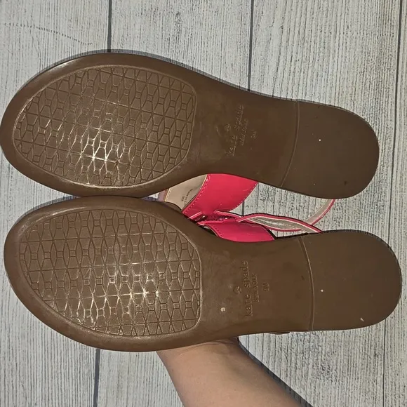Kate Spade Women's Cassandra Thong Sandals Pink w/ Gold Hardware Size 9