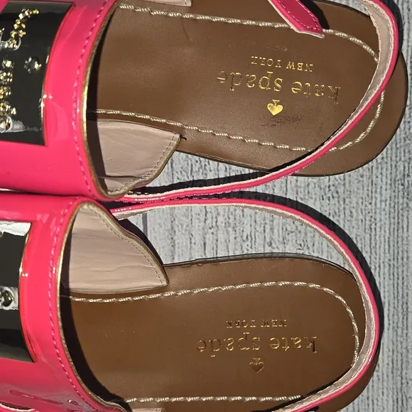 Kate Spade Women's Cassandra Thong Sandals Pink w/ Gold Hardware Size 9