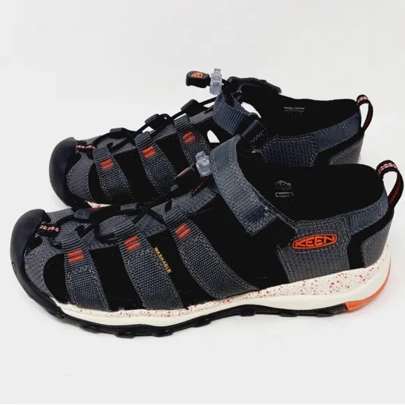 KEEN (Big Boy) Hiking Sandals Newport Neo H2 Magnetic Spicy Kids Sz 5 NWOB