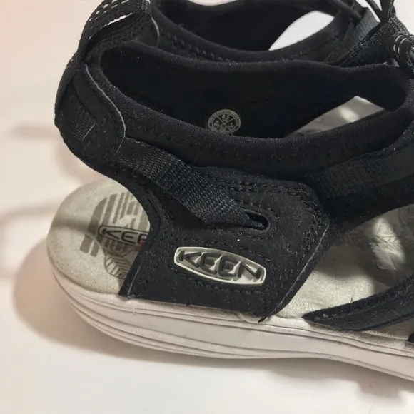 Keen Black Damaya Lattice Sandal Size 8.5
