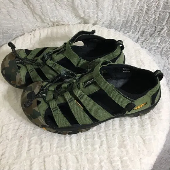 Keen Camo Olive Green Sandals Size 7
