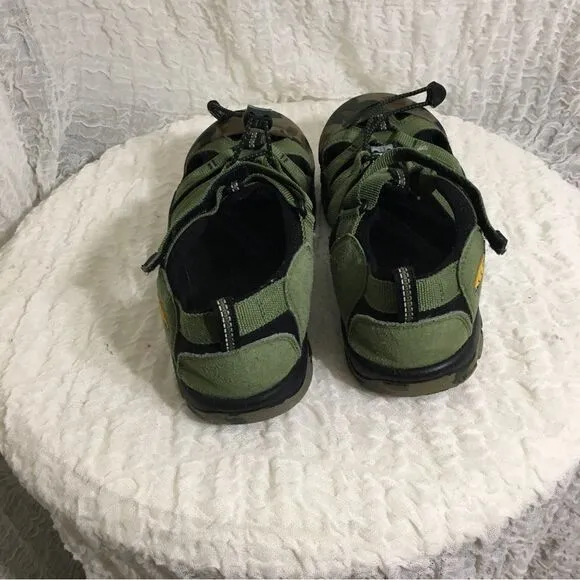 Keen Camo Olive Green Sandals Size 7