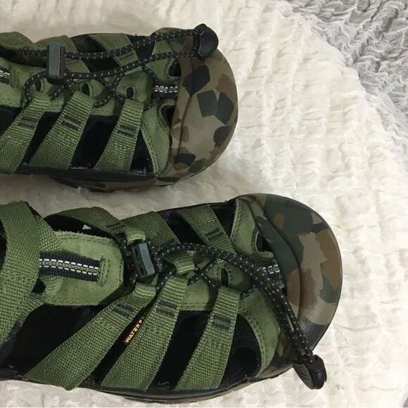 Keen Camo Olive Green Sandals Size 7