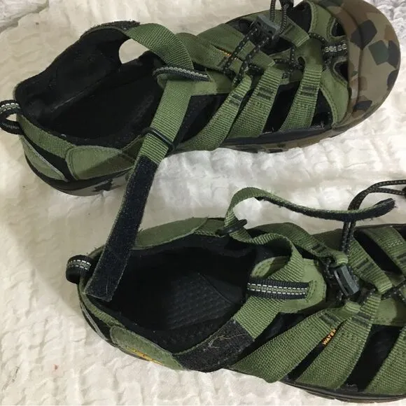Keen Camo Olive Green Sandals Size 7