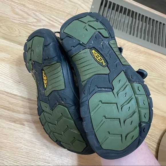 Keen Camouflage Kids Sandals Outdoors Sz 12 Hiking