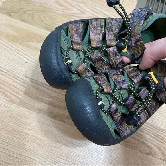 Keen Camouflage Kids Sandals Outdoors Sz 12 Hiking