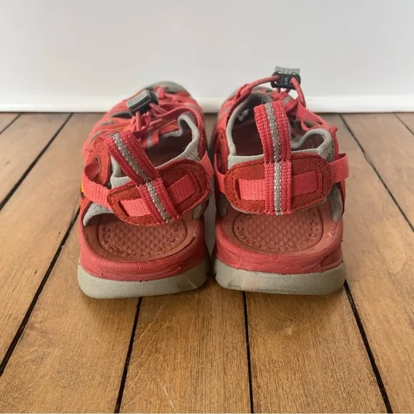 Keen Coral Orange Newport Water Sandals 7.5