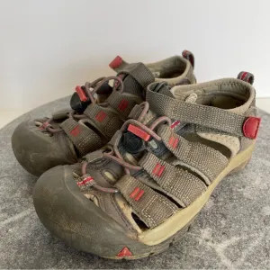Keen Kids Newport Sandals Dark Grey And Red 13