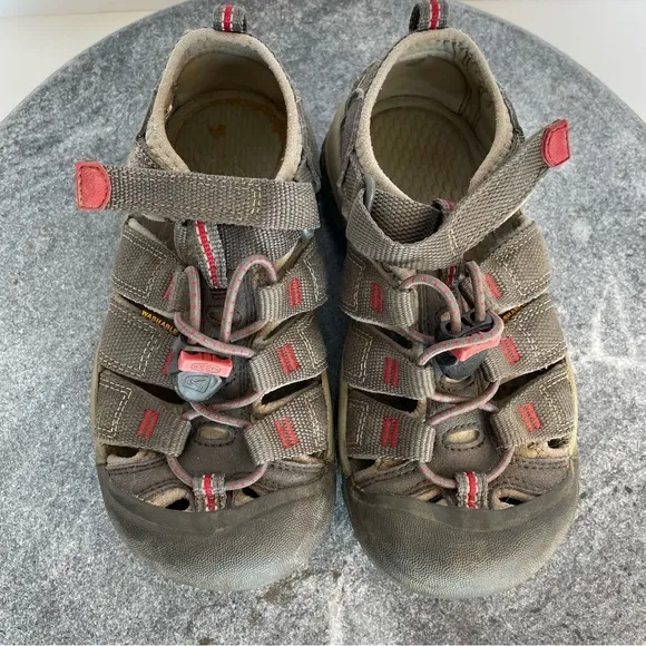 Keen Kids Newport Sandals Dark Grey And Red 13
