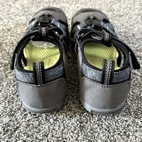 KEEN Kids' Seacamp II CNX Closed Toe Sandal - Size Youth 2 - New In Box
