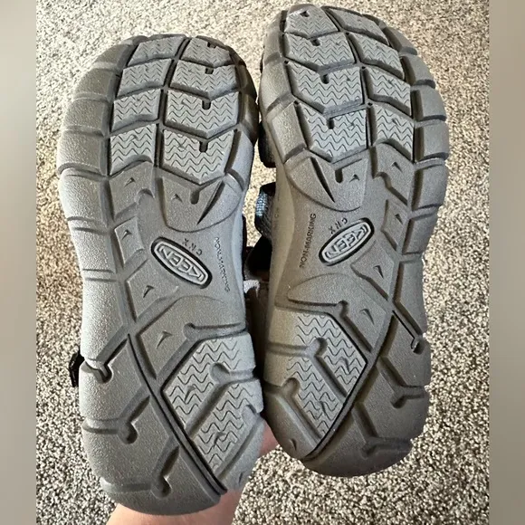 KEEN Kids' Seacamp II CNX Closed Toe Sandal - Size Youth 2 - New In Box