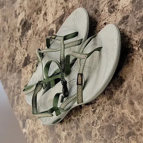 Keen La Paz Sports Green Strappy Sandals Size 9