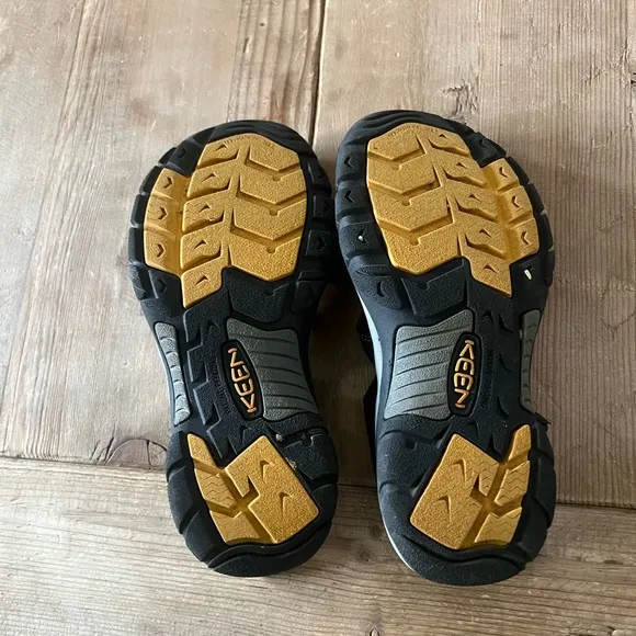 Keen Men's Black Outdoor hiking Sandals