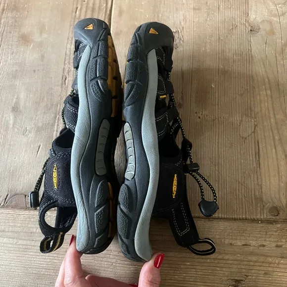 Keen Men's Black Outdoor hiking Sandals