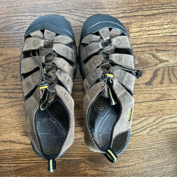 KEEN Men's Newport Leather Brown Sandals Shoe Closed Toe Hiking Bison 11.5 VGUC