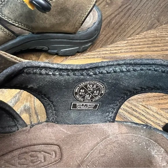 Keen Newport Bison Men’s Hiking Sandals