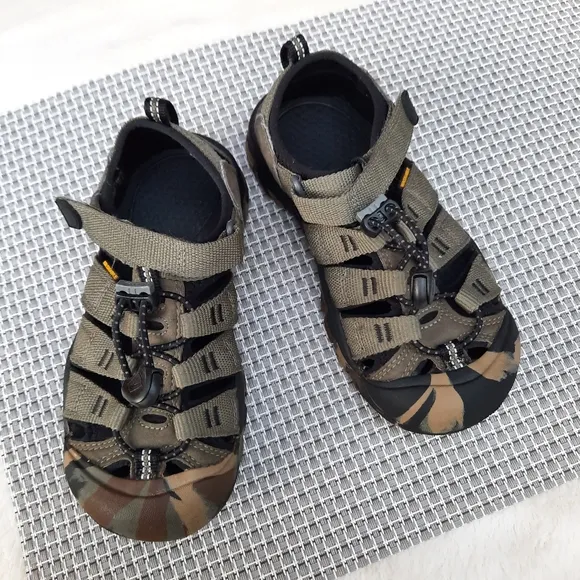 Keen Newport H2 Fisherman Camo Sport Sandals Water Shoe 1 Sneaker Hiking Travel