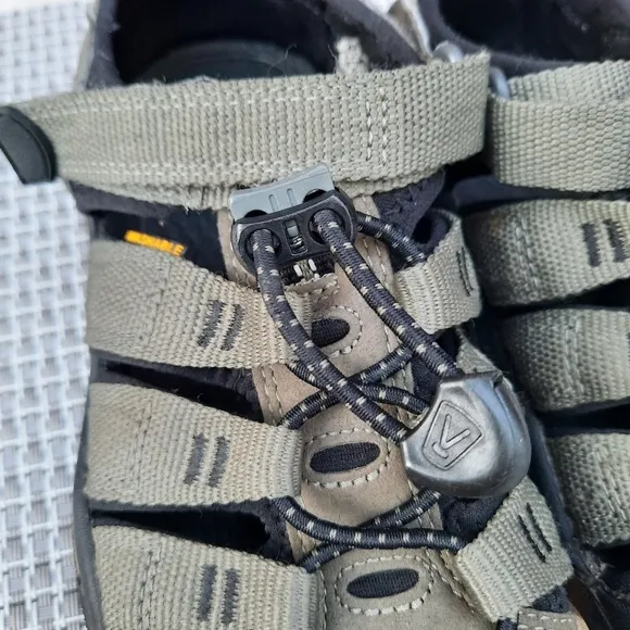 Keen Newport H2 Fisherman Camo Sport Sandals Water Shoe Sneaker Hiking Travel 1