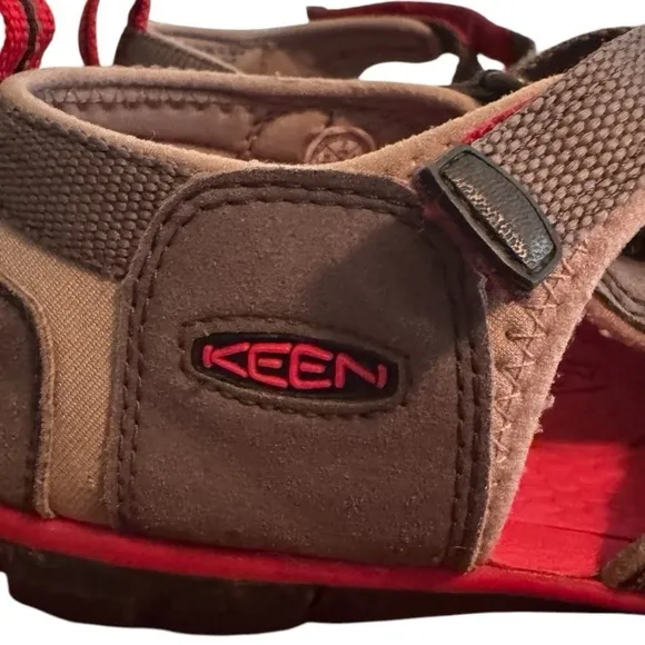 Keen Newport H2 Men’s Hiking Sandals, Gray and Red, Size 7