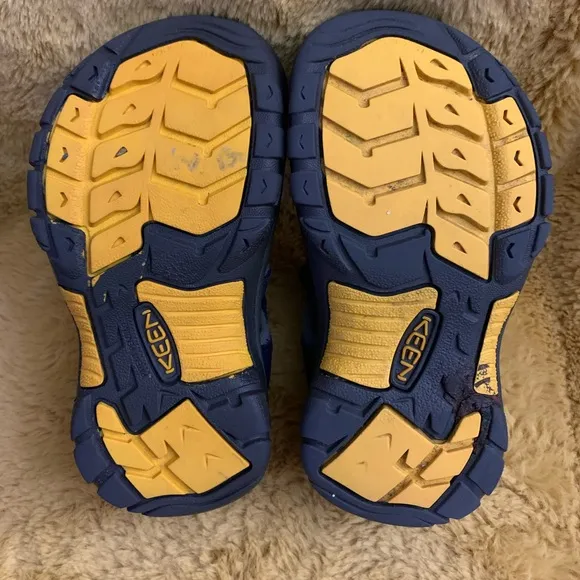 Keen Newport H2 Waterproof Hiking Sandals Kids Size 11