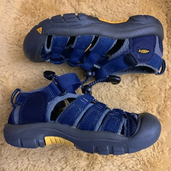 Keen Newport H2 Waterproof Hiking Sandals Kids Size 11