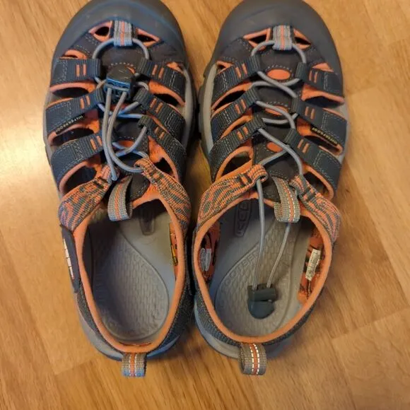 Keen Newport Hydro H2 Hiking Trail Shoe Sandals Womens 8 Coral Gray Closed Toe