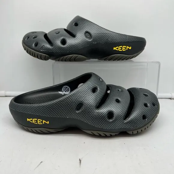 Keen Sandals Mens 9 Yogui Vibram Slip On Black Carbon Fiber Look 1002036