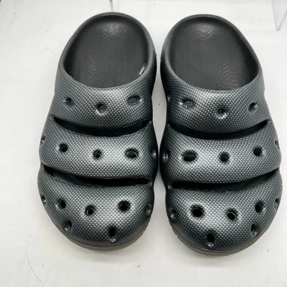 Keen Sandals Mens 9 Yogui Vibram Slip On Black Carbon Fiber Look 1002036