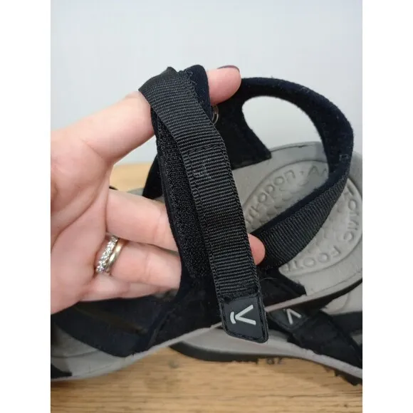 Keen Sandals Womens 8 Black Rose Hiking Ankle Strap Anti Odor Anatomic Footbed