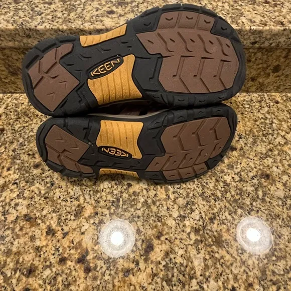 Keen Targhee Hiking Trail Sport Sandals Men’s Size 7 Brown Leather EUC