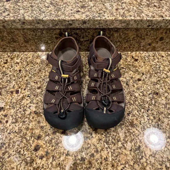 Keen Targhee Hiking Trail Sport Sandals Men’s Size 7 Brown Leather EUC