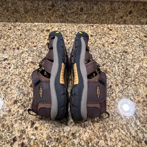 Keen Targhee Hiking Trail Sport Sandals Men’s Size 7 Brown Leather EUC