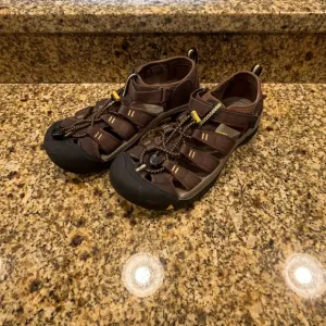 Keen Targhee Hiking Trail Sport Sandals Men’s Size 7 Brown Leather EUC