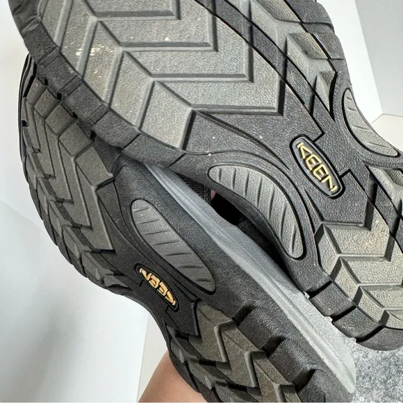 Keen Venice Men’s Sandals Black 13 Closed Toe Shoes