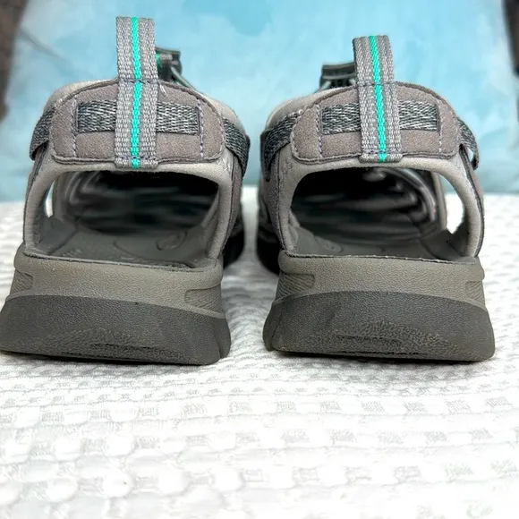 KEEN Woman’s Whisper Hiking Sandals Size 8.5