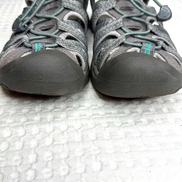 KEEN Woman’s Whisper Hiking Sandals Size 8.5