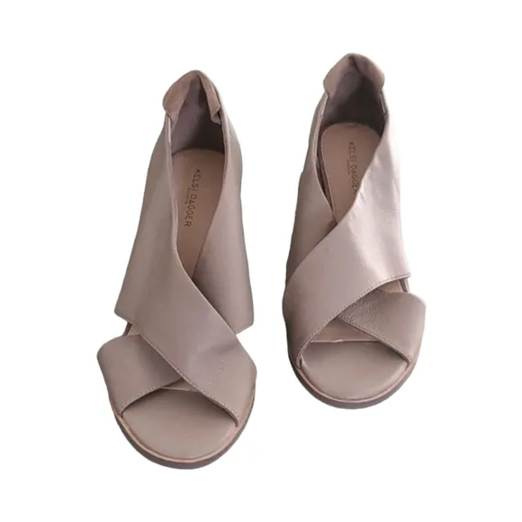 KELSI DAGGER ANTHRO Kacey Portobello Sandals 11 Criss Cross Leather Heels