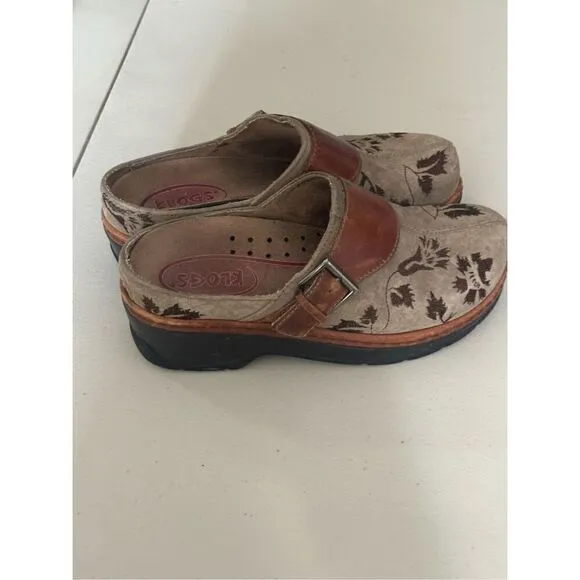 Klogs Footwear Women's Austin Taupe Suede Tapestry Clogs Sandals Size 8
