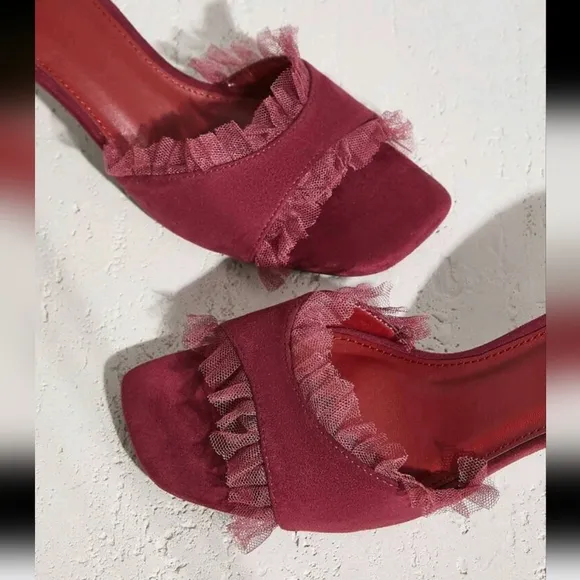 Ladie's New Burgundy Low Heel Trendy Mule Square Toe Shoes