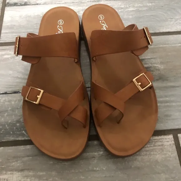 Ladies tan sandals size 9