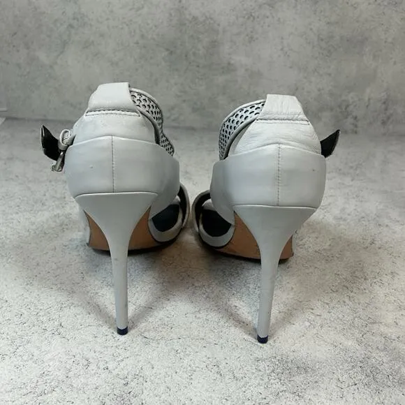 L.A.M.B. BY GWEN STEFANI Beverlee Gray Women's Stiletto Sandal Shoe Size 9